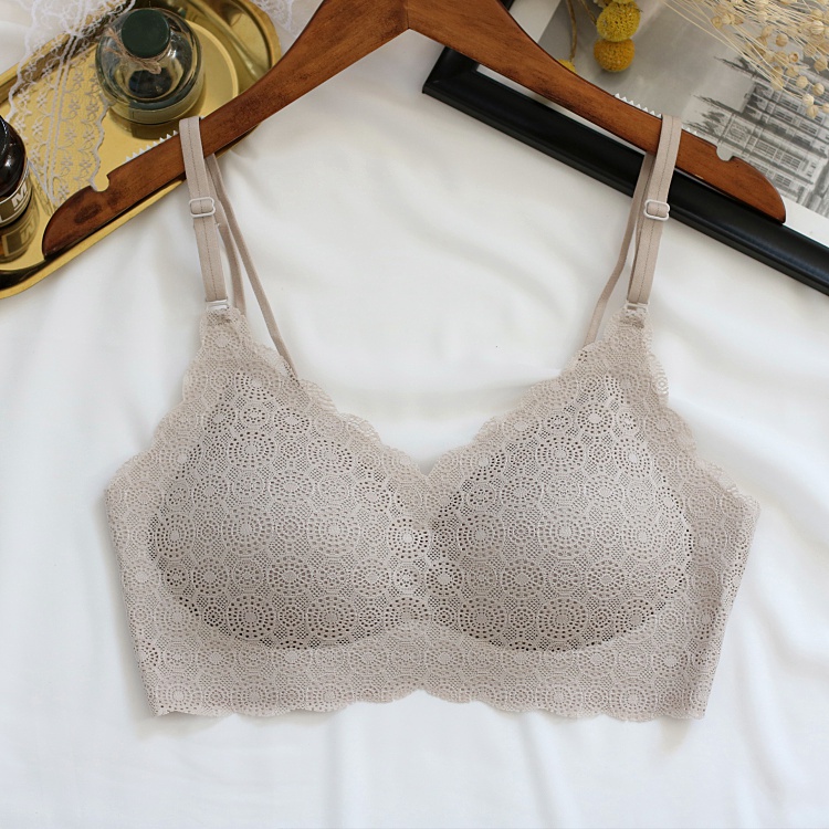 日本安心无痕一片式蕾丝文胸舒z适无钢圈聚拢美背细肩带薄款内衣