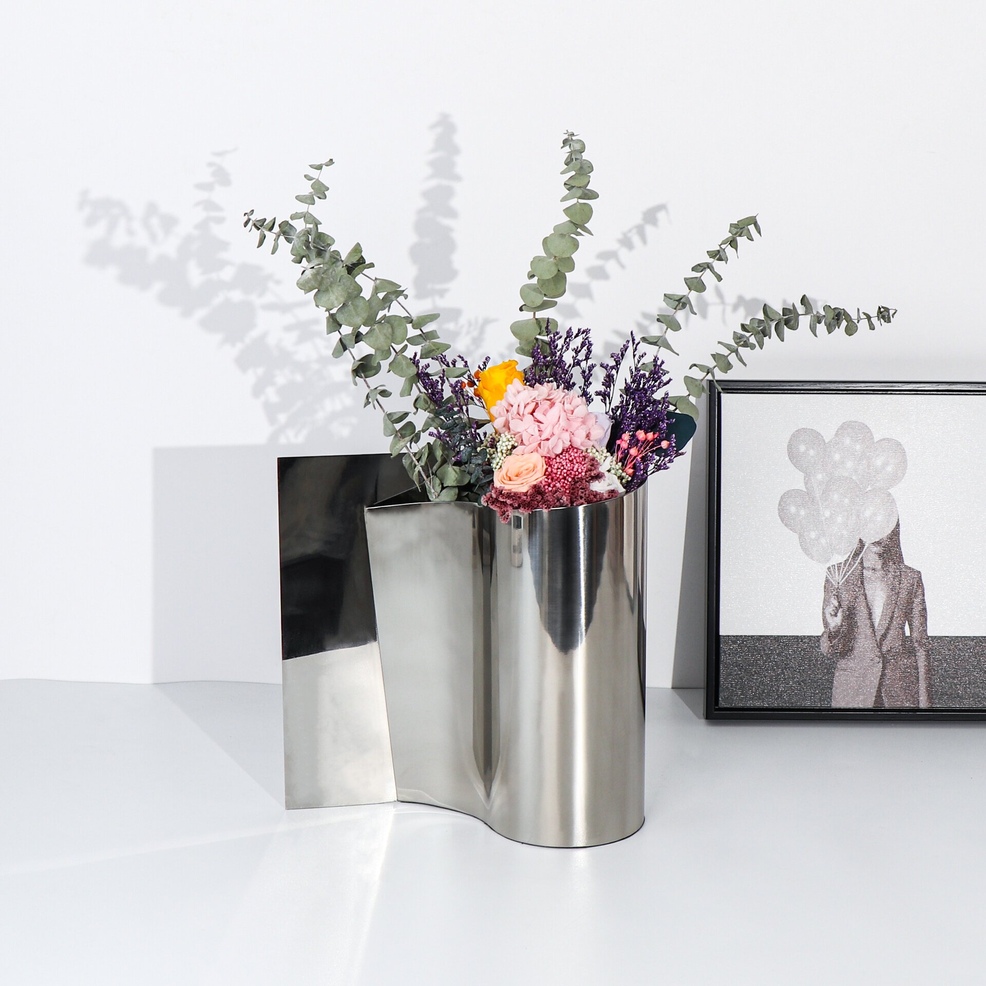 现代创意轻奢金属花瓶酒店会所样板间餐桌铁艺插花器仿真花艺摆件