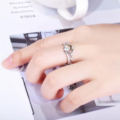 钻爱美国cc莫桑石戒指女18k白金50分钻石公主皇冠甜美订结婚钻戒