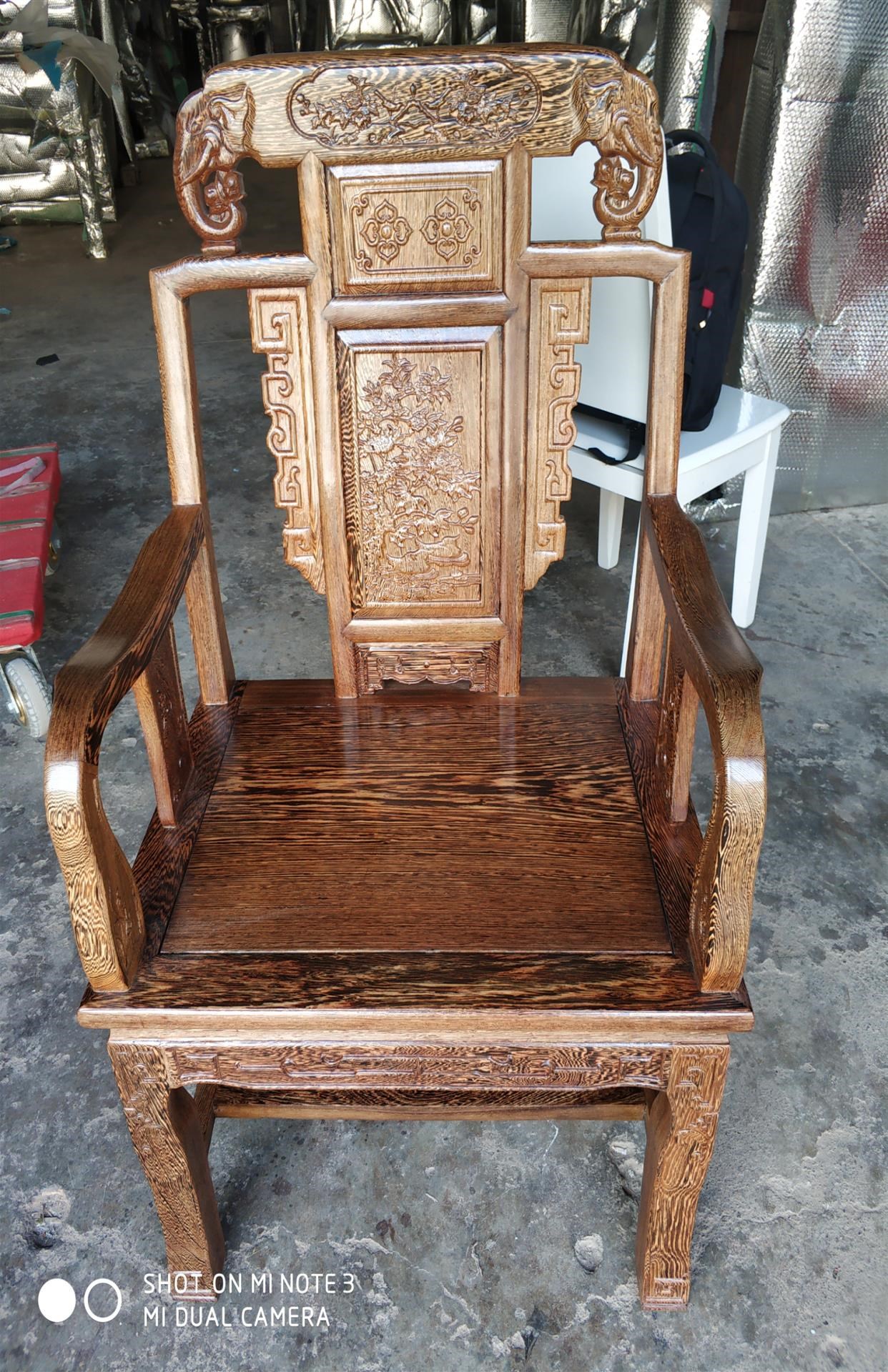 鸡翅木餐桌椅子价格