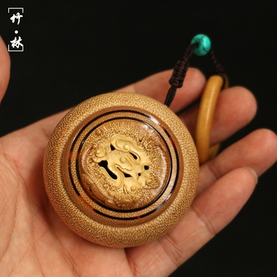 精品名家张念超纯手工精工雕刻双面貔貅老玉竹香囊竹雕挂件手把件