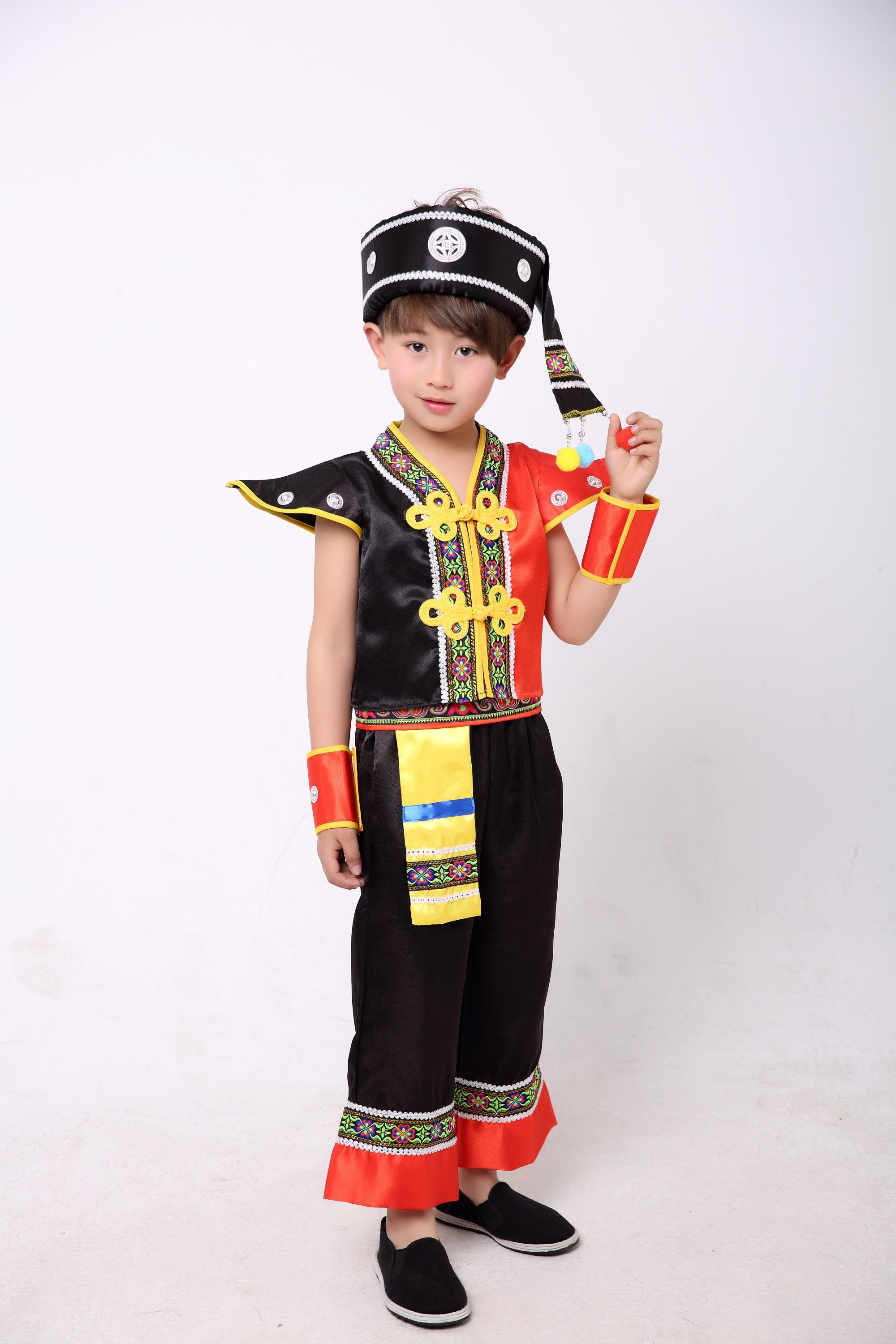 新款六一儿童苗族演出服饰广西男童葫芦丝表演服彝族壮族民族服装