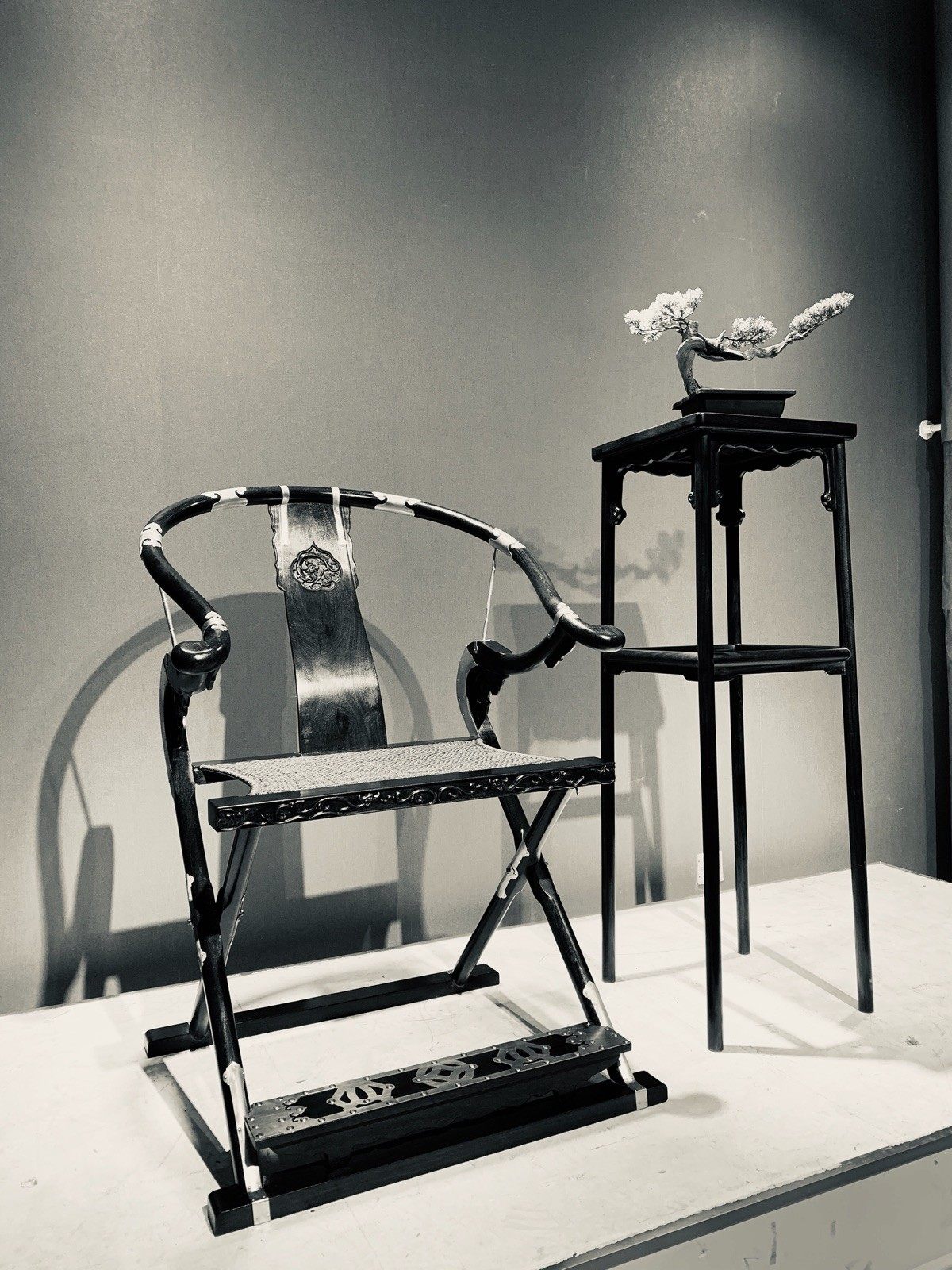 交椅_赞比亚新款成人紫檀木明式简约纯古典隼卯交椅实木嵌同主人椅