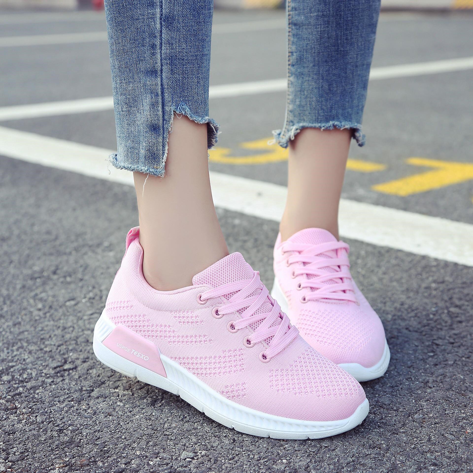 跑鞋女秋冬款_中年人秋冬款运动鞋女跑步鞋轻盈学生女学生慢跑鞋女士