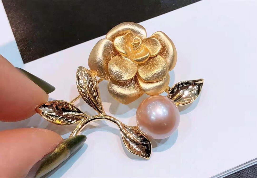 韩国气质甜美玫瑰花优雅珍珠胸针女秋冬别针配饰品胸花女丝巾