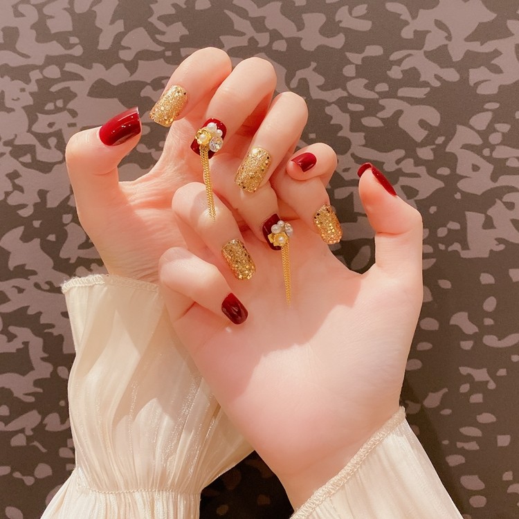 美甲成品高级感穿戴式甲片显白2021新款新娘结婚指甲贴片水钻网红