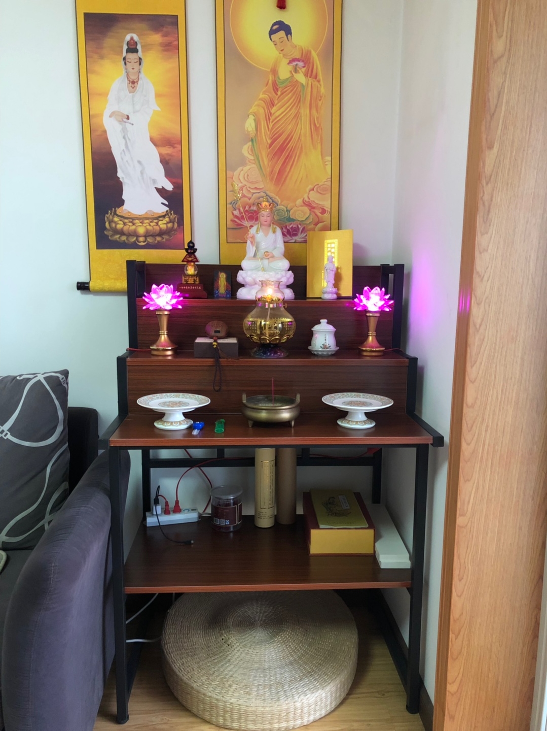 佛龛神龛供奉台神台简约木质关公财神爷牌位架子墙壁挂式吊柜迷你