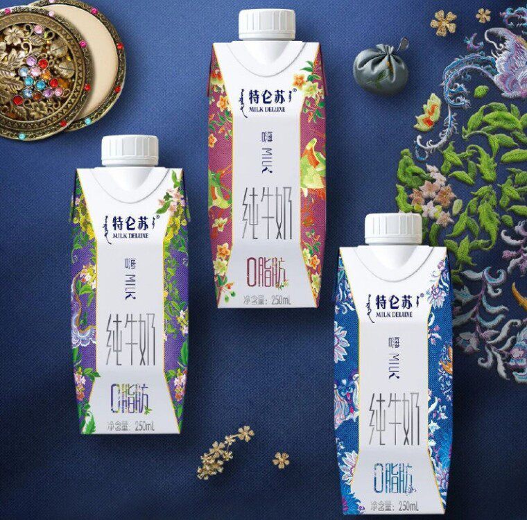 特仑苏嗨milk脱脂纯牛奶京绣版250ml10盒礼盒