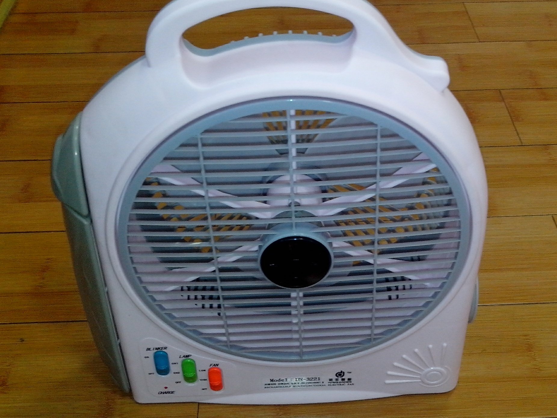 裕丰鼎能充电10寸大风学生宿舍台式交直流户外便携静音蓄电池风扇