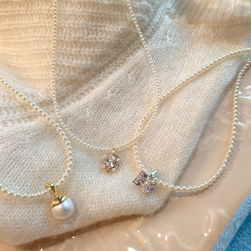 韩国高级感珍珠项链女轻奢小众设计感锁骨链2024新款气质水钻颈链