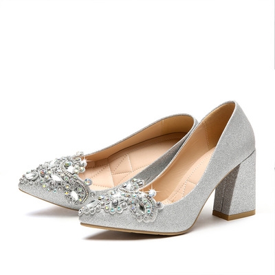 水晶鞋网红婚鞋女低跟尖头银色高跟鞋粗跟婚纱伴娘鞋新娘结婚鞋子