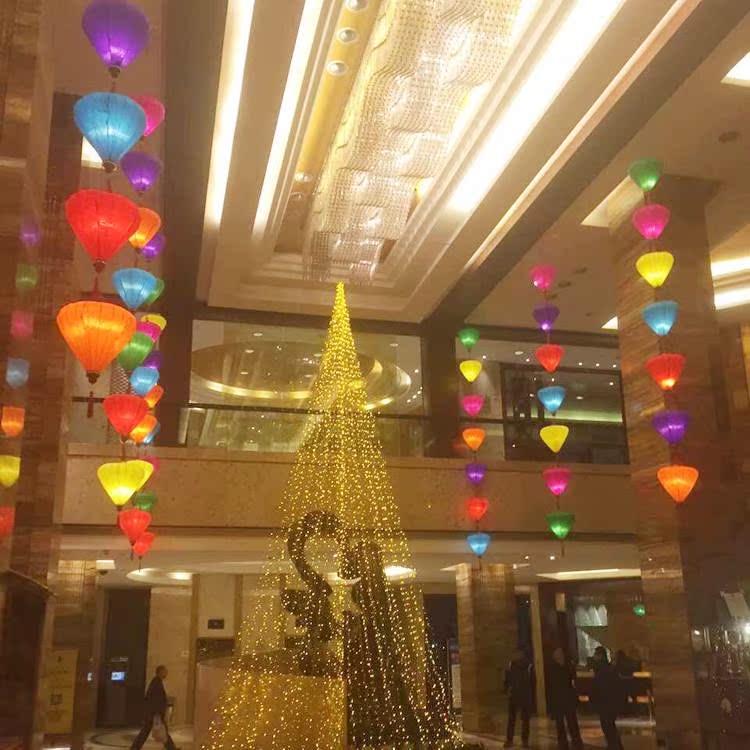 新年元旦节灯笼商场美陈装饰中庭吊饰酒店大型大厅吊顶创意布置