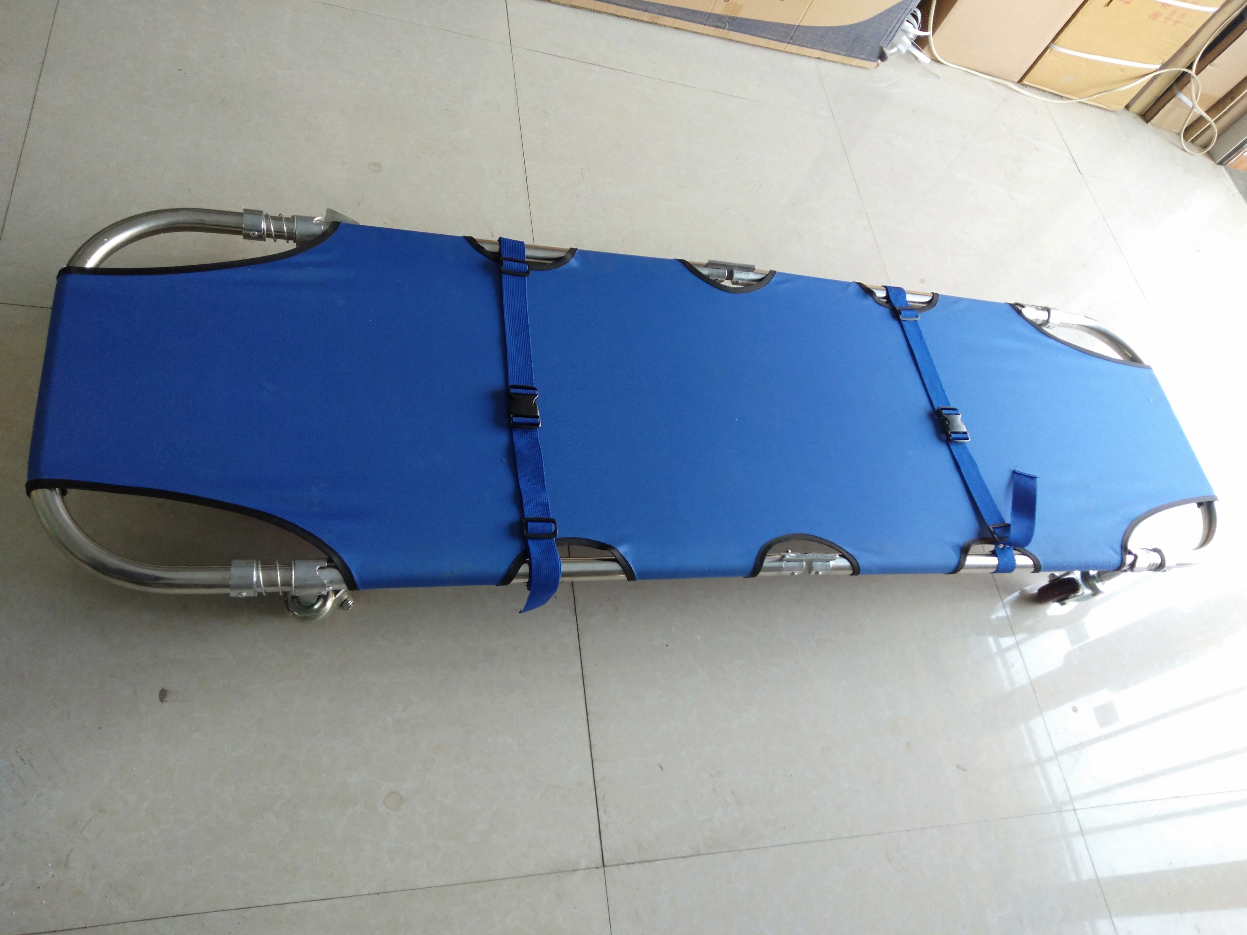 康信康复医疗的优惠券大全—医用急救担架带四轮可推 折叠担架消防