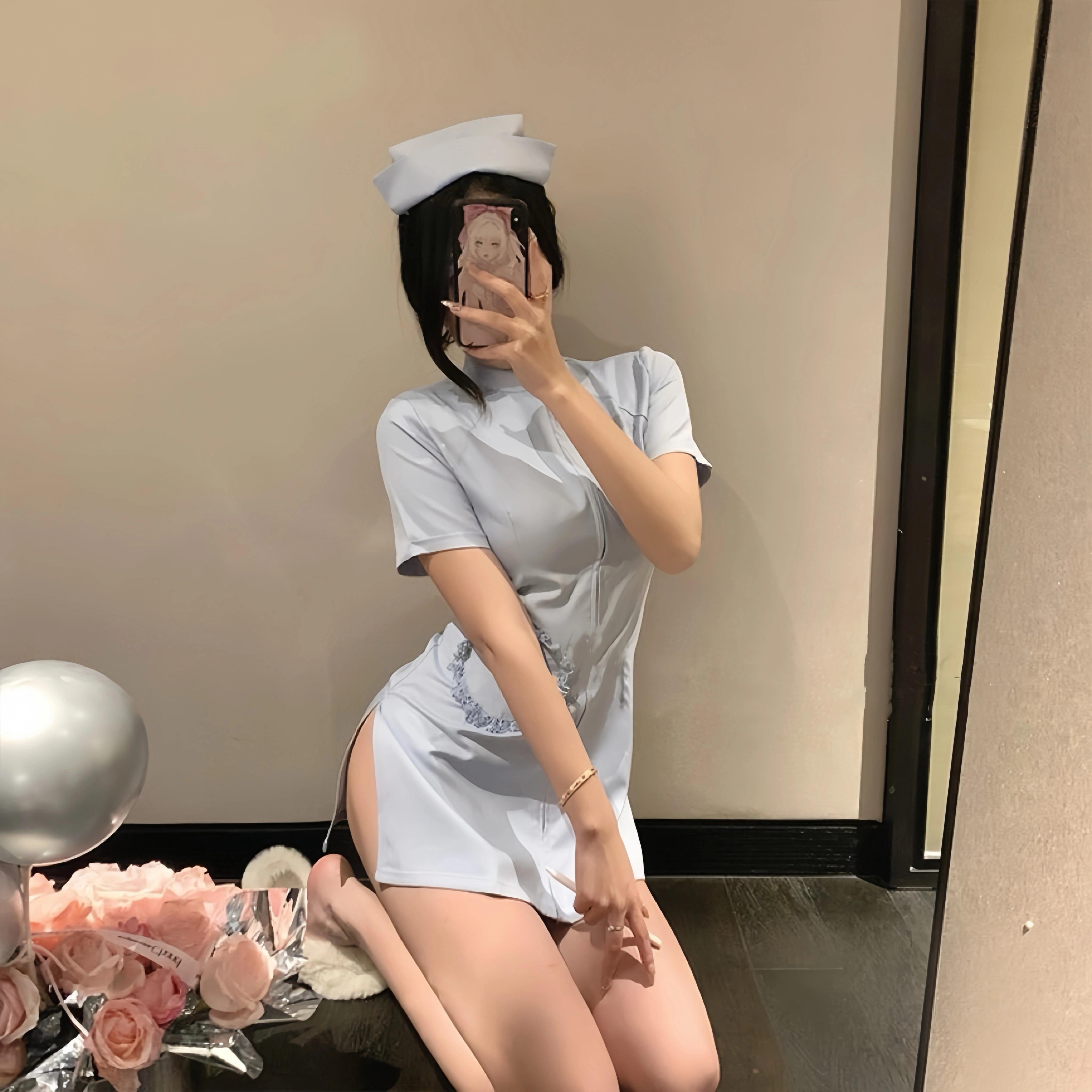 萝莉直播护士cosplay 制服少女口水变装可爱粉色主播镂空低胸热舞