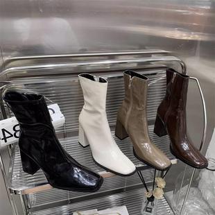 GG。香港法式白色小短靴女秋冬2023年新款方头漆皮粗跟复古高跟瘦