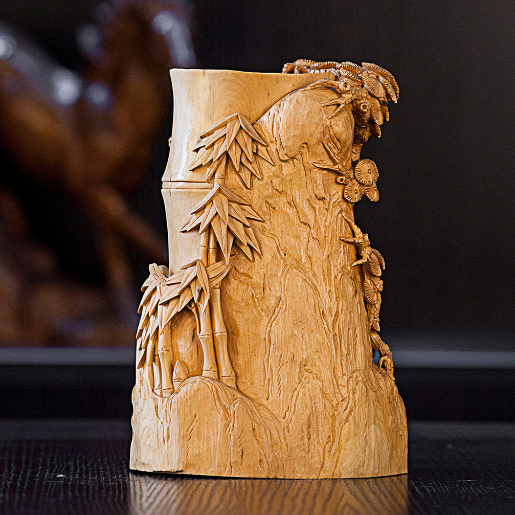 王笃清黄杨木雕《松树笔筒》20140314