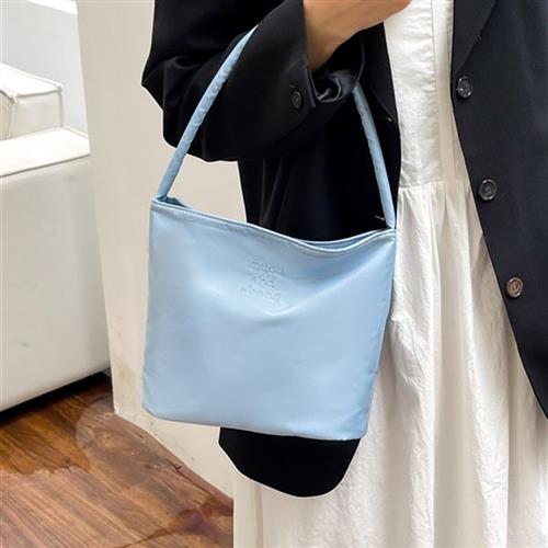 韩版手提包拎小众mucu时尚刺绣托特包尼龙水桶包上班通勤包包女