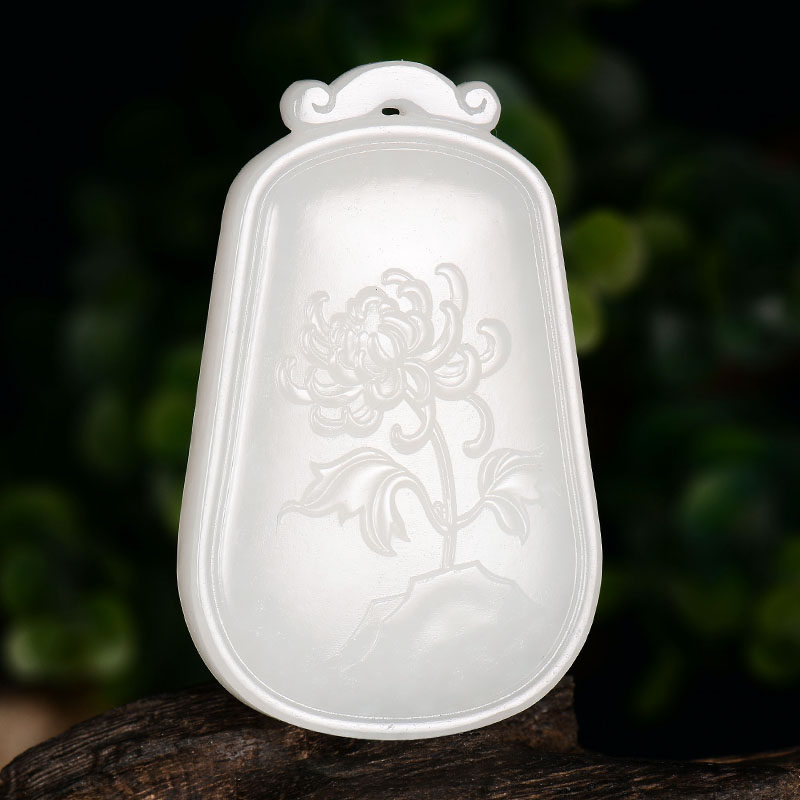 和田玉白玉四君子 菊花挂件 36g 素雅大方 雕刻精美 a3665