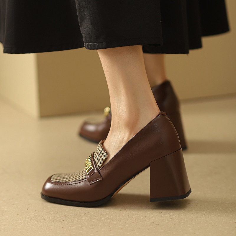 乐福鞋女粗跟高跟鞋复古方头