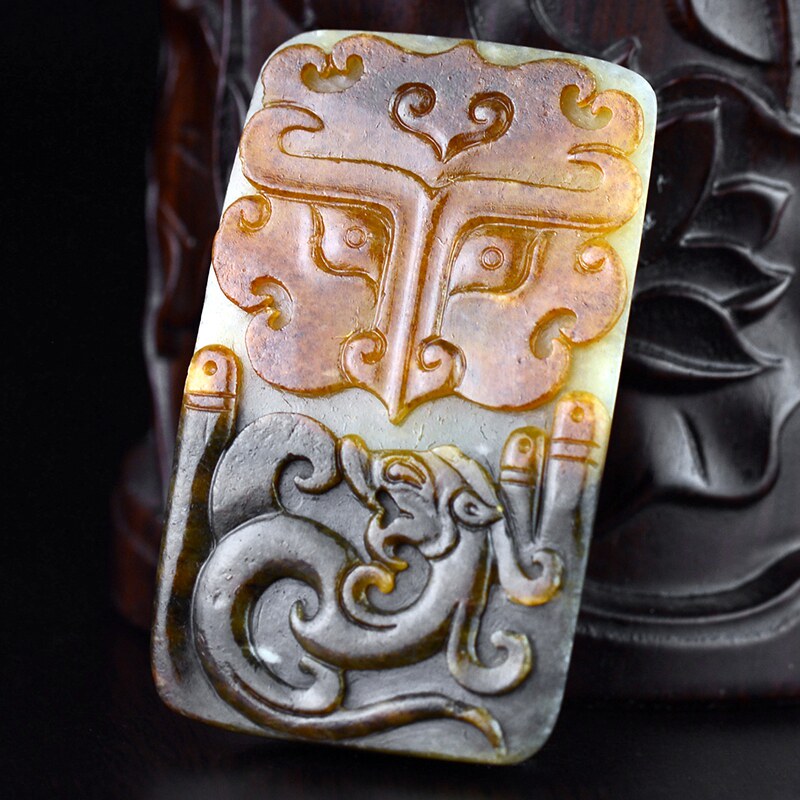 玉雕名家钟山作品 和田玉籽料仿古兽面牌带扣 苏工 106克