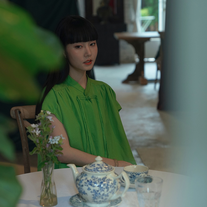 绿色连衣裙新中式女装2024夏季亚麻改良国风宽松显瘦立领法式长裙
