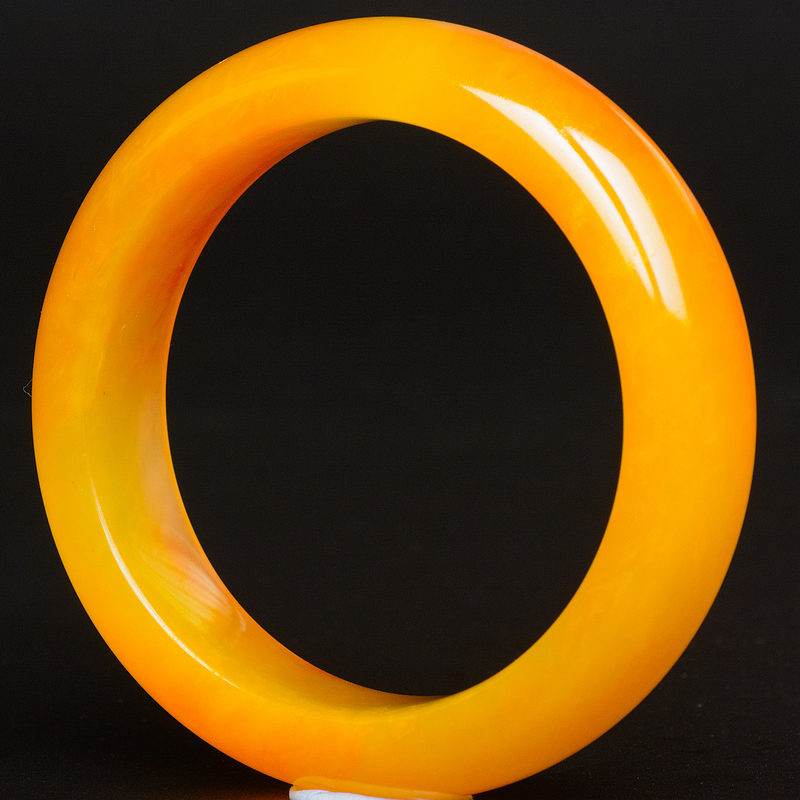 82.1g云南龙陵a货黄龙玉【56mm籽料鸡油黄手镯】4-51