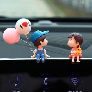 汽车摆件小可爱卡通情侣中控台车载显示屏气球公仔迷你内装饰用品