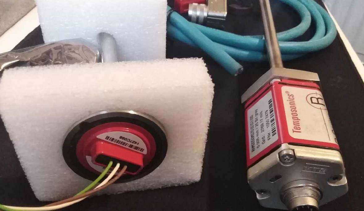 原装正品美国mts磁致伸缩位移传感器rhm0050md701s1g1100