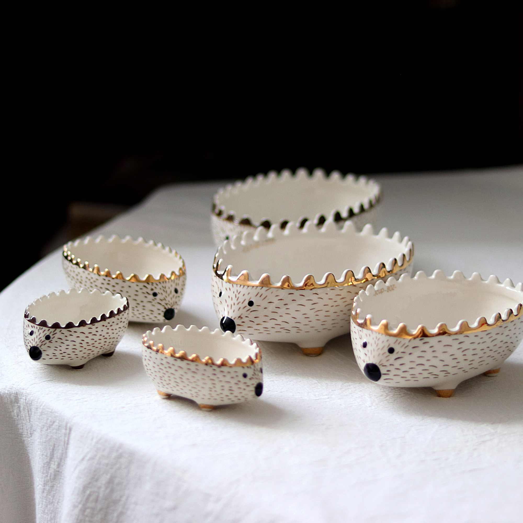 宅物 彩绘刺猬一家 陶瓷烘培量碗 收纳小碗 种多肉更可爱 酱料碗