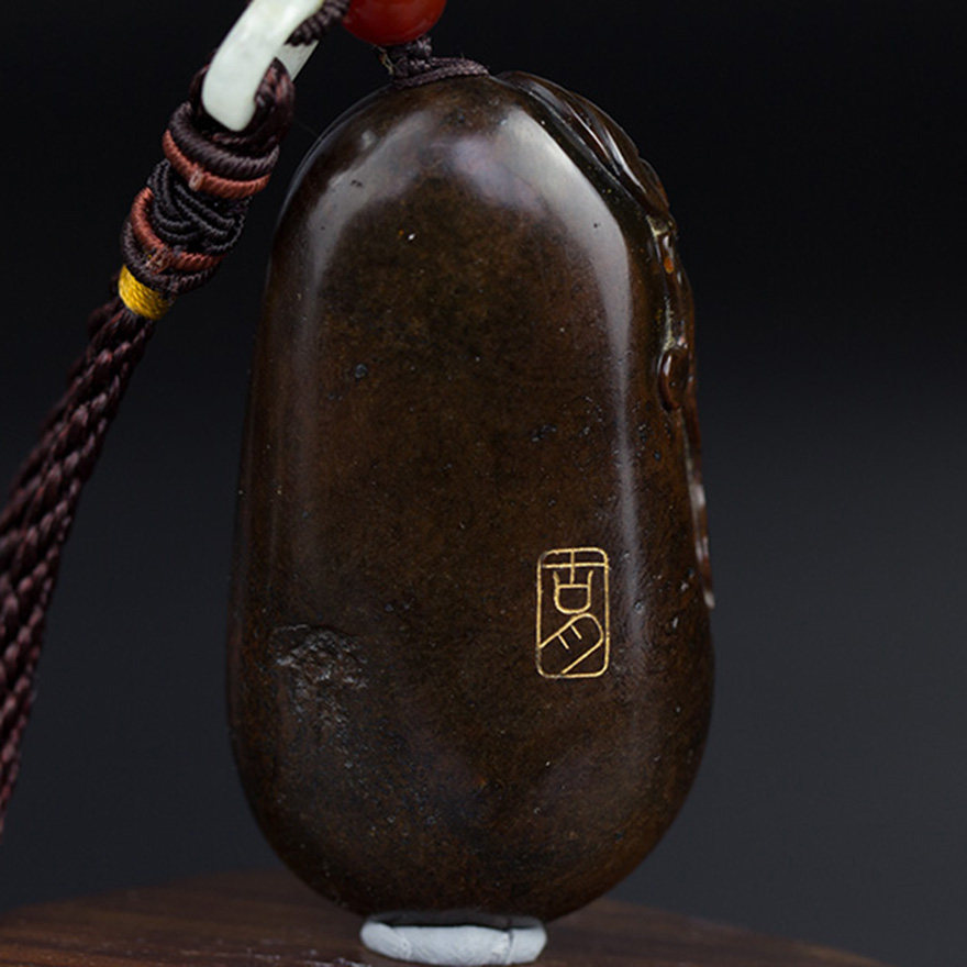 10,省级玉雕大师胡锡涛新疆和田玉籽料 关公挂件 70.50g hxt-12