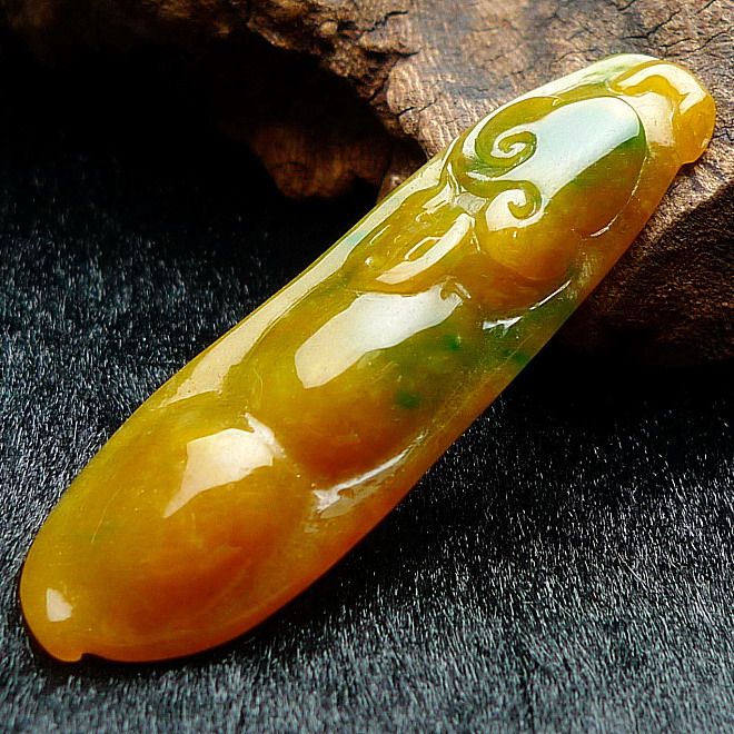 老种a货翡翠褐黄翡平安豆吊坠 6.67克