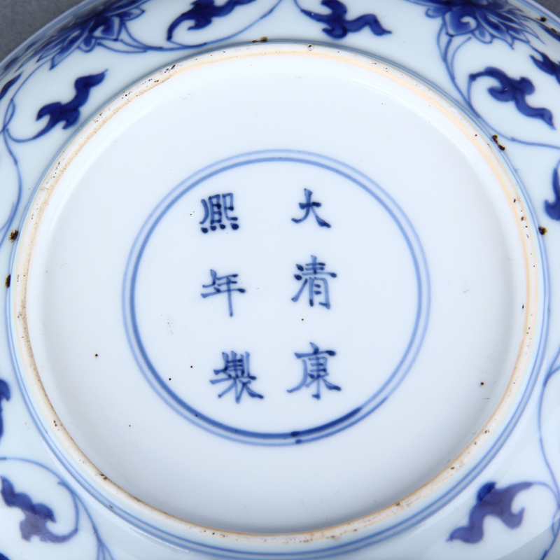 清康熙官窑青花缠枝莲盘
