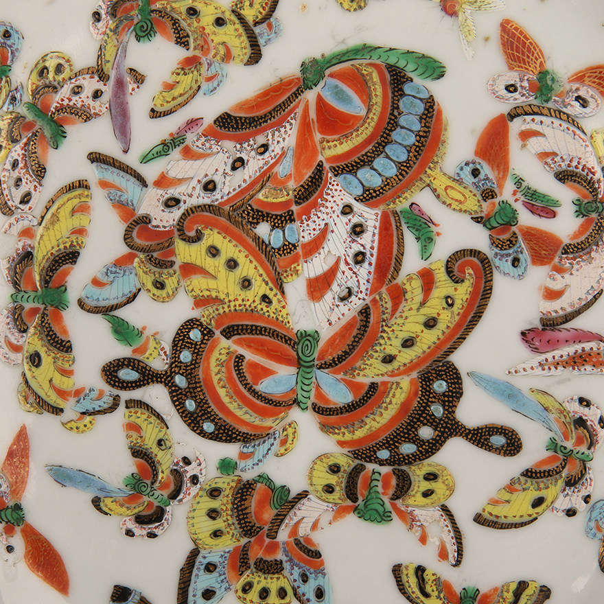 21号广彩蝴蝶纹花口盘(现代仿古)