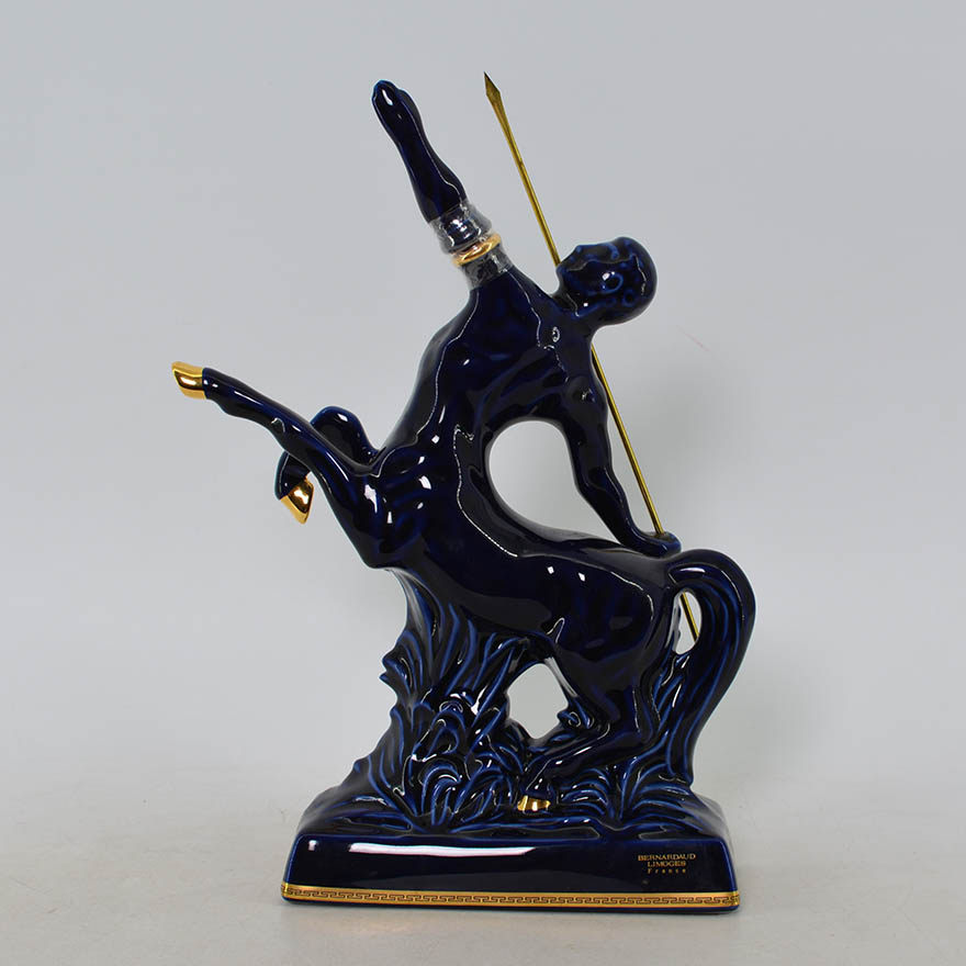 8,90年代 人头马蓝瓷造型白兰地 700ml