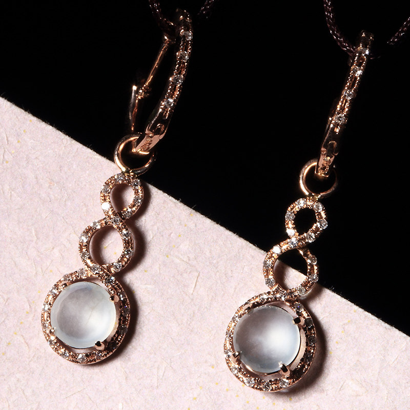 18k金伴钻豪华镶嵌冰种蛋面翡翠耳环 3.31g