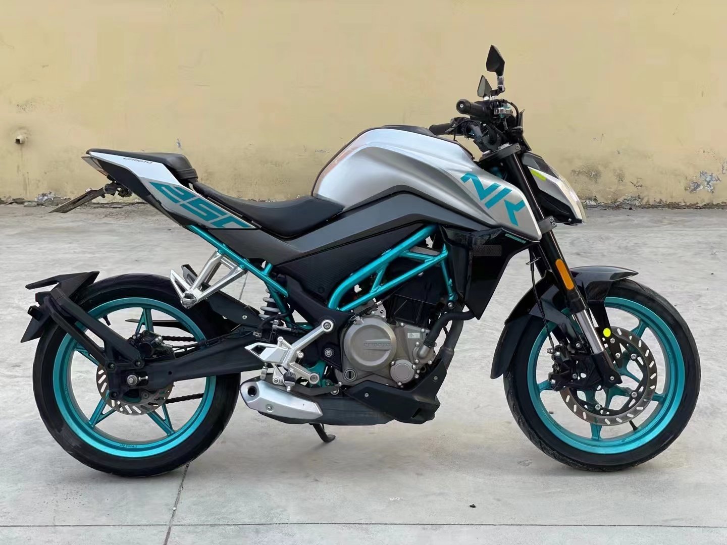 春风nk150复古街车电喷250贝纳利300cc小怪兽越野狒狒st125摩托车