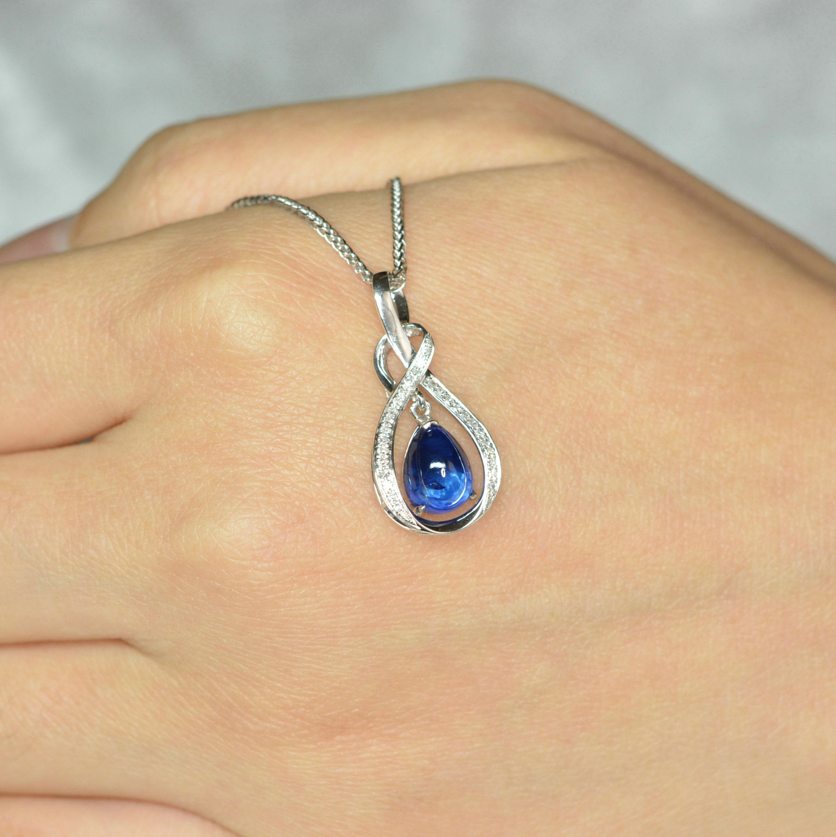 2.59克拉 18k金天然蓝宝石吊坠 时尚款式 晶体干净 2135