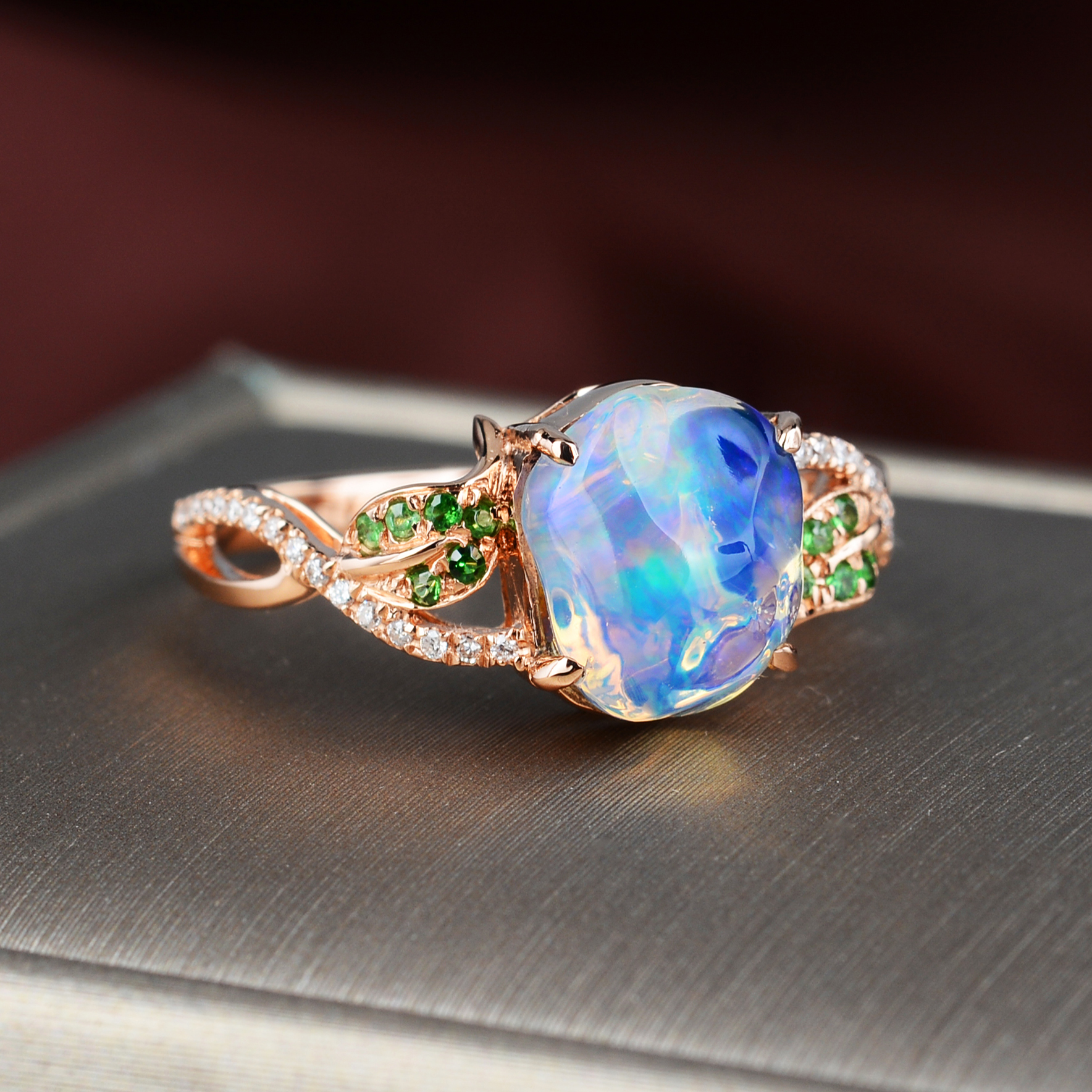 1.83克拉 天然墨西哥欧泊戒指 油画斑斓色彩 伴镶钻石5650