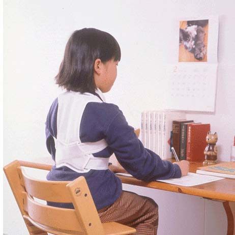 日本儿童驼背矫正带矫姿带学生坐姿背部脊柱矫正透气佳轻薄