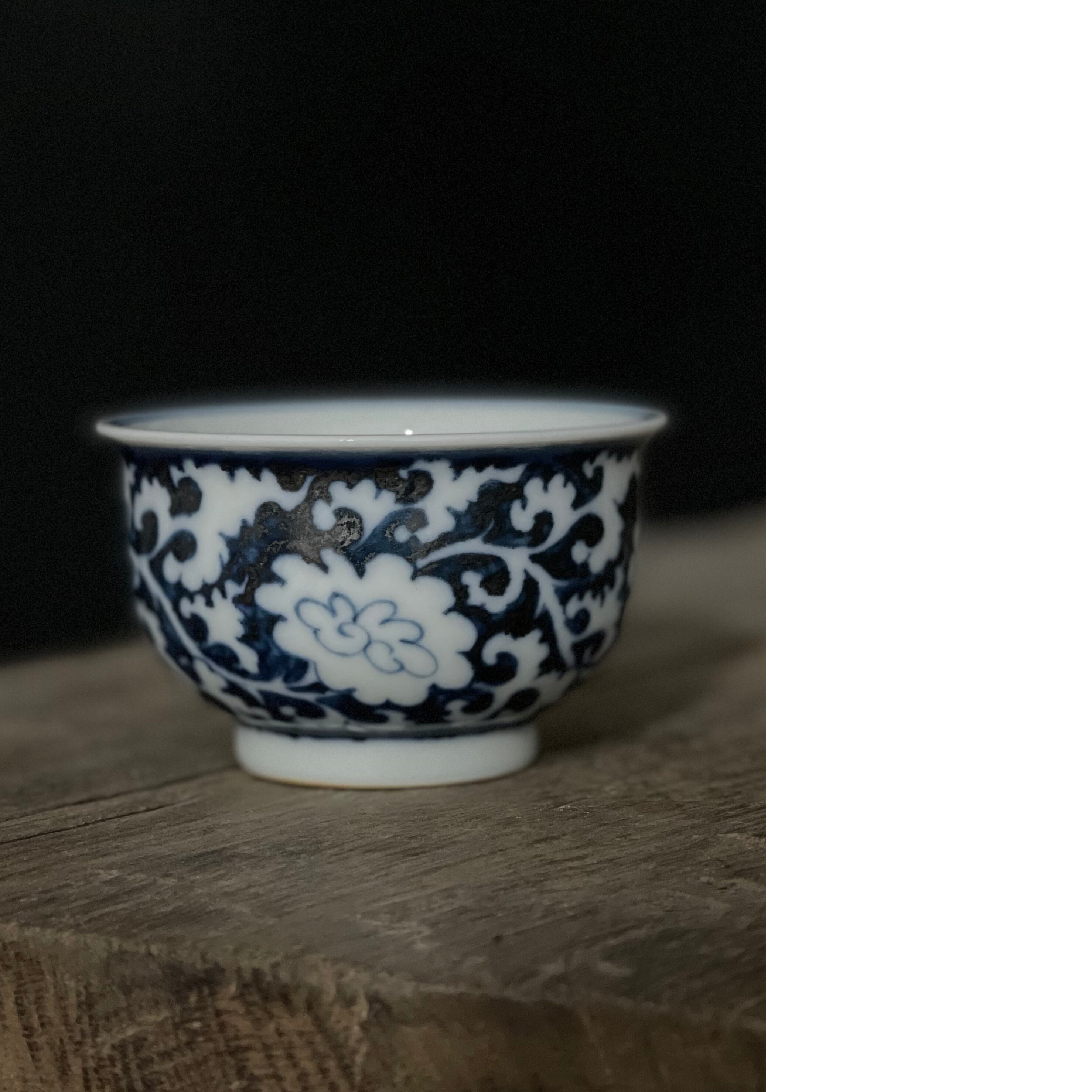 仟栩堂元青花手工手绘蓝底缠枝花卉卧足杯单杯