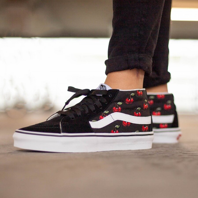 酷动城 vans范斯 经典中帮sk8樱桃印花女运动休闲板鞋vn0a3wm3l6m