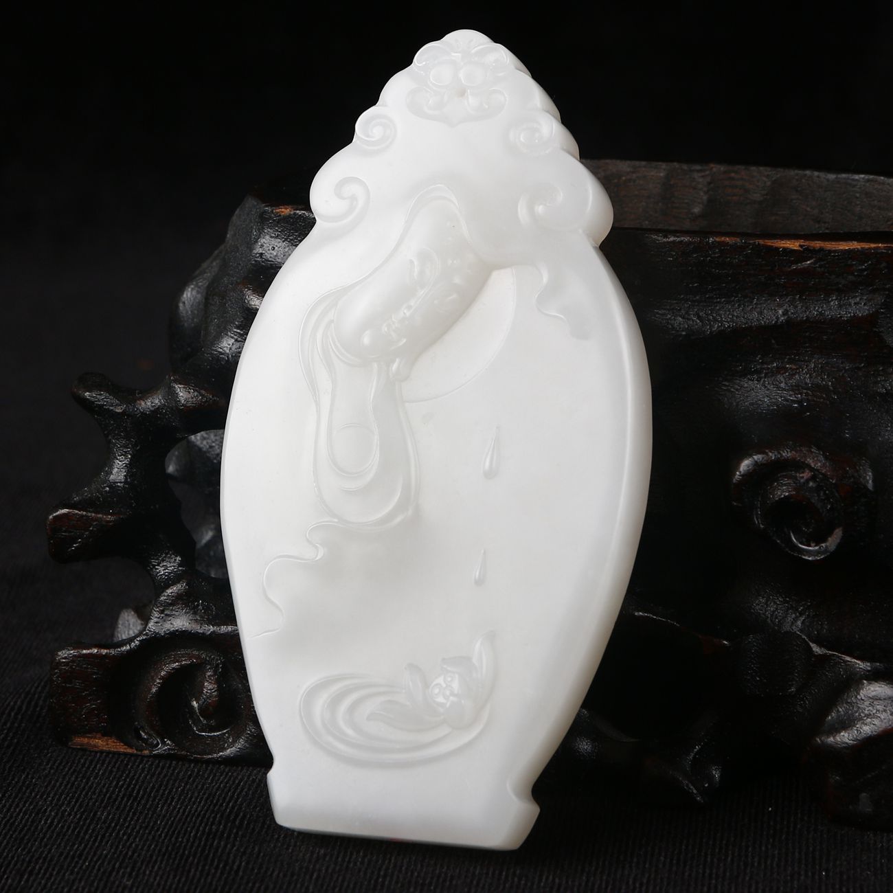 国家级玉雕大师周雁明作品 新疆和田玉 白玉玉牌观音 101克