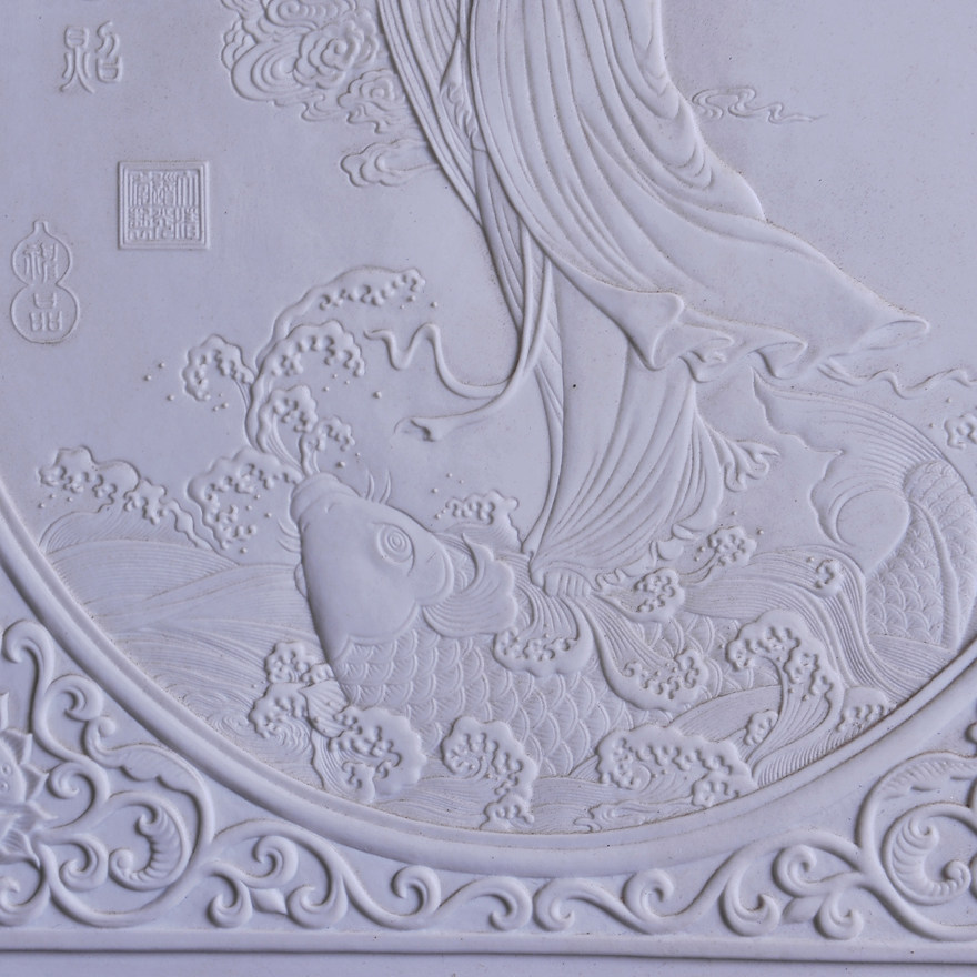 精工浮雕观音瓷板 中国高级工艺美术师作品