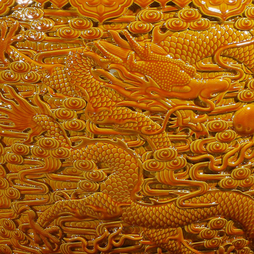 黄釉龙纹雕刻大缸 景德镇原艺术瓷厂画师