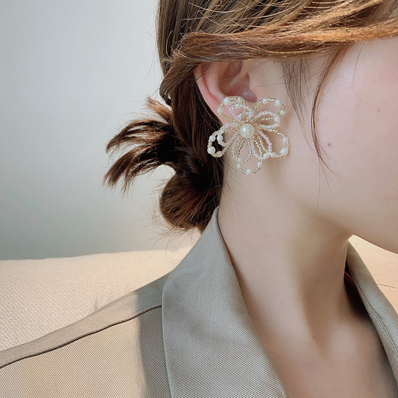 拍照夸张耳环小仙女2021年新款潮花朵珍珠耳钉高级感耳饰新娘耳环