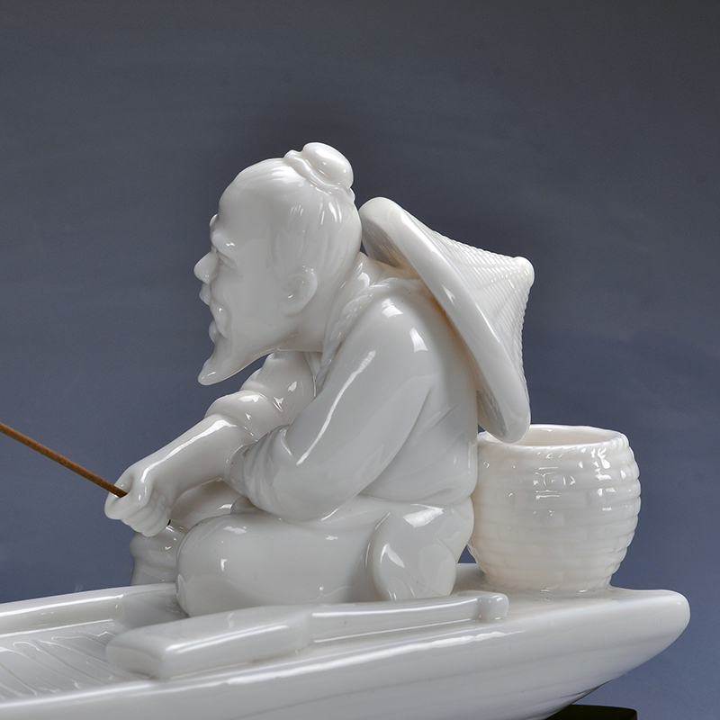 省级工艺美术师徐建勇金奖作品《独钓一江春》 德化白瓷渔翁摆件