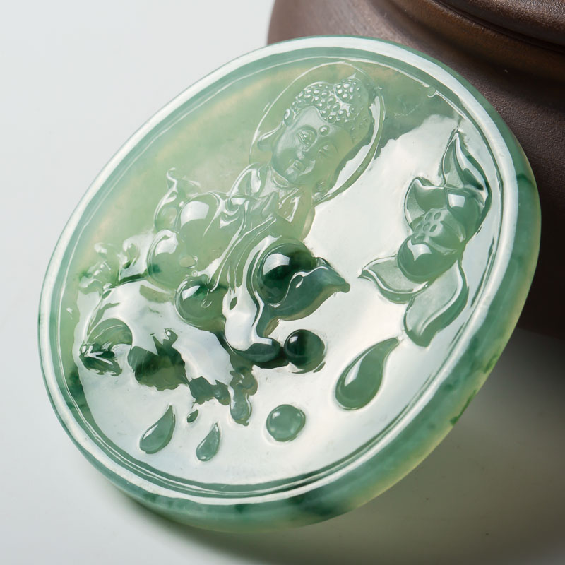 省级玉雕大师李光权作品 翡翠a货精雕宝宝佛挂件 32.16g xn187