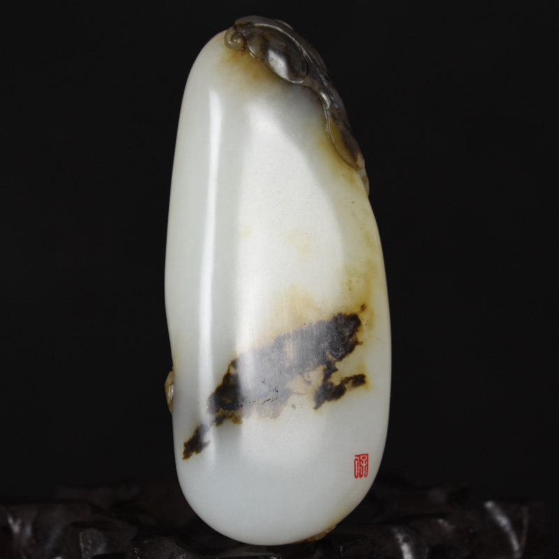 国家级玉雕大师张保国作品 和田玉 勇往直前挂件91.57克