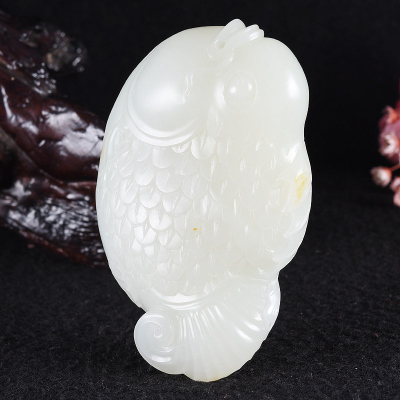 国家级玉雕大师张保国作品 和田玉 年年有余把件 192.74克