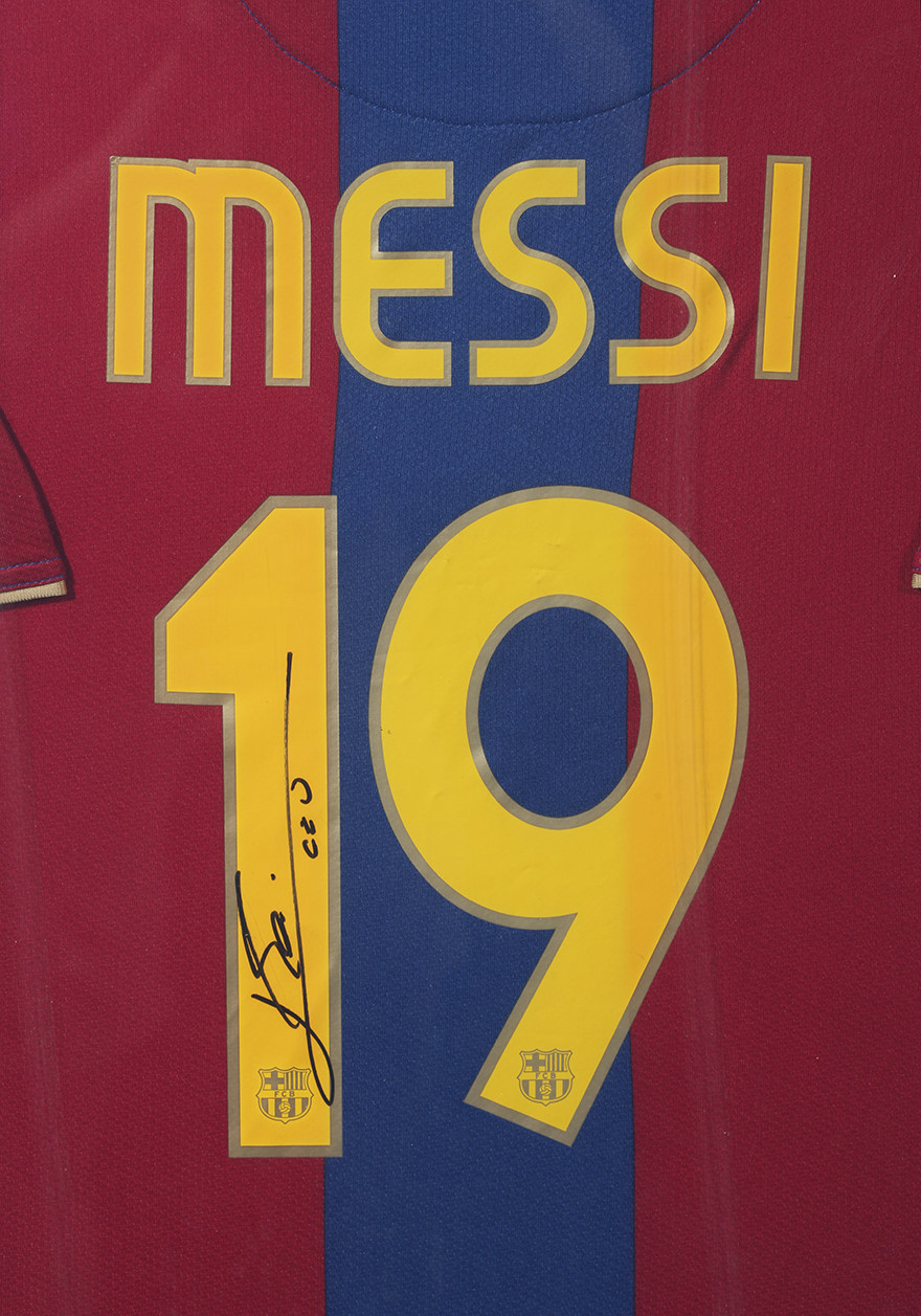 【权威提供】梅西亲笔签名 06-07赛季巴萨主场球衣 装裱版